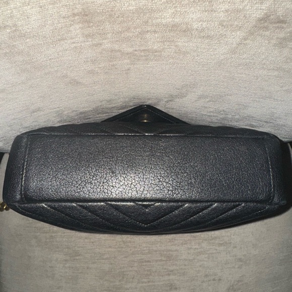 Yves Saint Laurent Black Quilted Shoulder Bag with Gold Accents - Picture 9 of 9